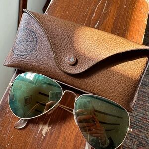 Ray-Ban Aviator Sunglasses with Brown Case